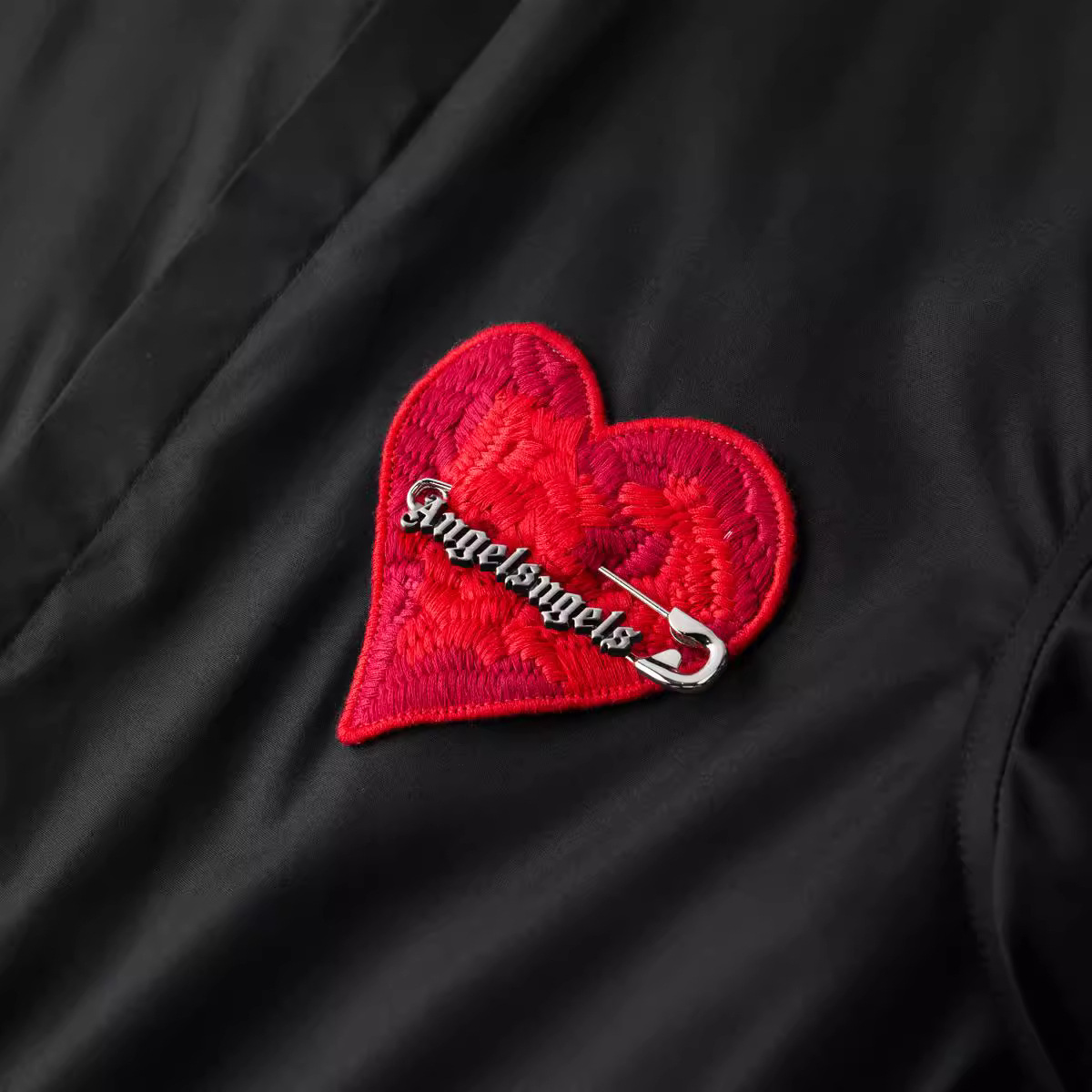 Brand Knitted Love Embroidery  – обзор и цена Streetwear Brand Trends